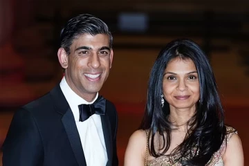 பிரித்தானிய சேன்ஸலர் ரிஷி சுனக்கின் மனைவிக்கு ரஷ்யாவுடன் தொடர்பு... சர்ச்சையை ஏற்படுத்தியுள்ள விடயம்