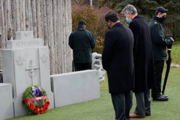 நாட்டிற்காக சேவையாற்றியவர்களை நினைவுகூர்ந்த கனடா முக்கியஸ்தர்கள்!