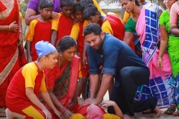 ஆபத்தில் சிக்கிய லட்சுமியை பதறிப்போய் காப்பாற்றிய பாரதி.... அப்பா-மகள் பாசப்போராட்டம்