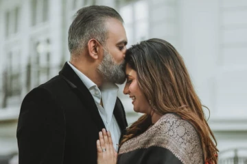 கணவருடன் ரொமான்டிக் போட்டோஷூட்.. VJ பிரியங்கா தேஷ்பாண்டே வெளியிட்ட போட்டோஸ்