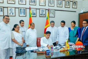 විපක්ෂය අධ්‍යාපන ඇමැතිනී හරිනි අමරසූරියට එරෙහි විශ්වාසභංග යෝජනාවට අත්සන් තබයි