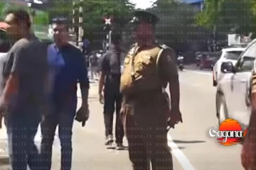 නුගේගොඩ උණුසුම් වෙයි - තියන්නත් කළින්ම ජන රැළියේ ස්පීකර් පොලීසිය ගලවයි