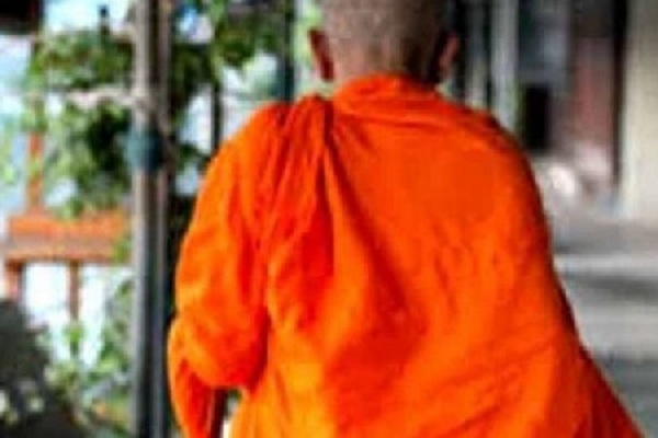 தோஷத்தை விலக்குவதாகக் கூறி சிறுவனுக்கு சூடு வைத்த விகாராதிபதி | The Vicar Warmed The Boy