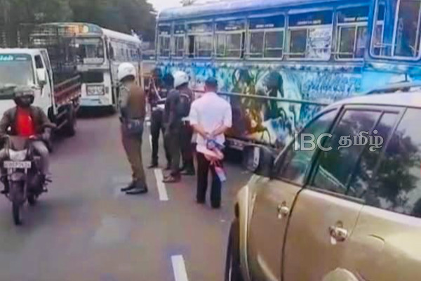 அனுராதபுரத்தில் கோர விபத்து: பலர் வைத்தியசாலையில் அனுமதி | Bus Car Collision In Padeniya Injures Several