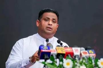 மகன் கைது! - பதவியை இராஜினாமா செய்தார் அருந்திக பெர்னாண்டோ