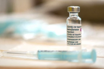 ஆஸ்ட்ராசெனகா தடுப்பூசியால் 50 வயது கியூபெக் பெண்ணின் குடும்பத்திற்கு ஏற்பட்ட துயரம்