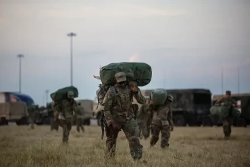 புலம்பெயர்தலைக் கட்டுப்படுத்த எல்லைக்கு ராணுவத்தை அனுப்பும் ட்ரம்ப்