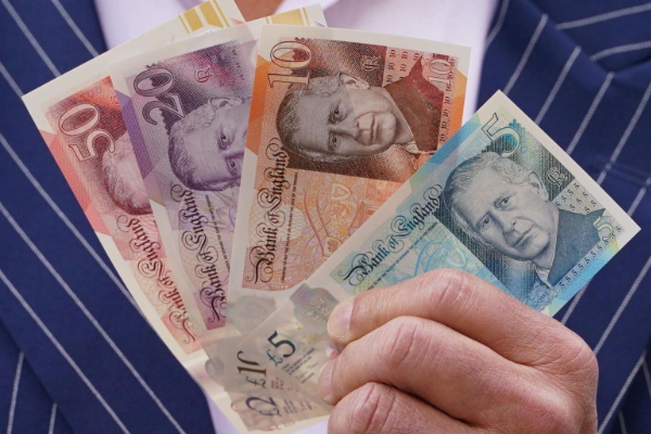 பிரித்தானியாவில் இலங்கை தமிழர் ஒருவருக்கு நீதிமன்றம் பிறப்பித்த அதிரடி உத்தரவு | Kfc Uk Manager Fined For Racism Case பிரித்தானியாவில் இலங்கை தமிழர் ஒருவருக்கு நீதிமன்றம் பிறப்பித்த அதிரடி உத்தரவு | Kfc Uk Manager Fined For Racism Case