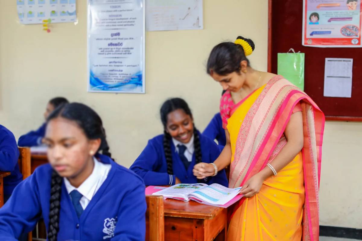 பட்டதாரிகளுக்கான வேலைவாய்ப்பு : நாமலிடமிருந்து அநுரவுக்கு பறந்த கடிதம் | Job Opportunity To Graduates Namal Letter To Anura