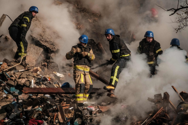 அதிகரிக்கும் பதற்றம் - ரஷ்யாவின் தாக்குதலில் இருளில் மூழ்கிய உக்ரைன் | Russia Escalates Attacks On Key Ukrainian Region அதிகரிக்கும் பதற்றம் - ரஷ்யாவின் தாக்குதலில் இருளில் மூழ்கிய உக்ரைன் | Russia Escalates Attacks On Key Ukrainian Region