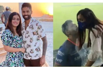 பாதுகாப்பு கண்ணாடிக்கு அந்த பக்கம் இருந்த மனைவிக்கு முத்தம் கொடுத்த சூர்யகுமார் யாதவ்! வைரலாகும் புகைப்படம்