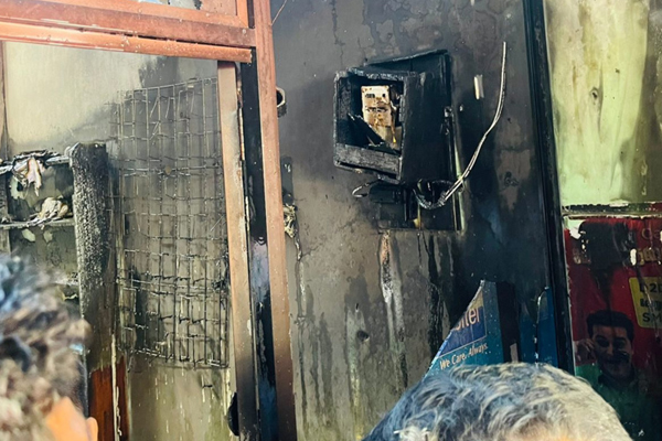 திடீரென தீப்பற்றி எரிந்த கடை | A Store That Caught Fire Suddenly