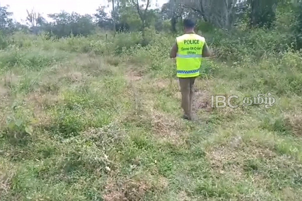 தமிழர் பகுதியிலிருந்து மீட்கப்பட்ட மனித எச்சங்கள்! | Vavuniya Sri Lanka Human Remains Police Northern தமிழர் பகுதியிலிருந்து மீட்கப்பட்ட மனித எச்சங்கள்! | Vavuniya Sri Lanka Human Remains Police Northern