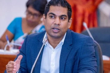 බලශක්ති අමාත්‍යවරයා IOC නිලධාරින් හමුවෙයි..