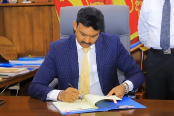 கிழக்கு மாகாண வளர்ச்சிக்கான நிதி ஒதுக்கீடு ஒப்பந்தத்தில் கைச்சாத்திட்ட செந்தில் தொண்டமான்