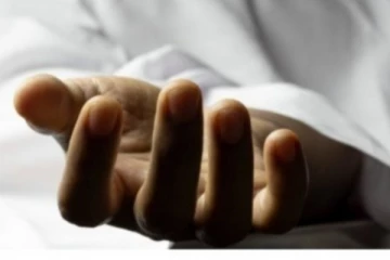 බීමතින් මත් වී සිටි රියදුරා පාරේ ගිය දියණිය සහ පියාව හප්පලා..