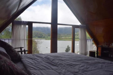 நுவரெலியா ஹோட்டலுக்குள் சிக்கிய இளம் காதலர்கள் - 15 வயது மாணவியின் மோசமான செயல்