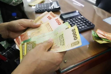 கொழும்பில் உண்டியல் பண பரிமாற்றத்தில் ஈடுபட்ட இருவர் விசேட அதிரடிப்படையினரால் கைது