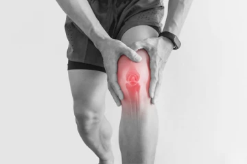 மூட்டு வலிக்கு நிரந்த தீர்வு தரும் இலை; இப்படி பத்து போட்டால் போதும்!