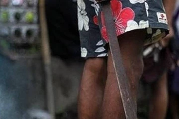 யாழில் ஆட்டோ ஓட்டுநர் மீது வாள்வெட்டு ; இளைஞர் கைது