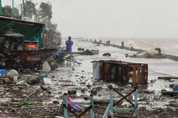 பிலிப்பைன்சில் உருவாகியுள்ள புதிய புயல் ; 10 ஆயிரம் பேர் வெளியேற்றம்