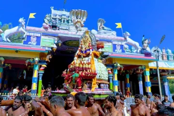 சித்திரை புத்தாண்டில் கைலாய வாகனத்தில் பவனிவந்த நயினை நாகபூசணி அம்மன்!(Photos)