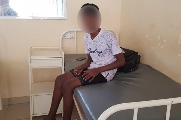 பொலிஸார் செய்த காரியத்தால் இரண்டு சிறுவர்கள் வைத்தியசாலையில் அனுமதி (Photos)