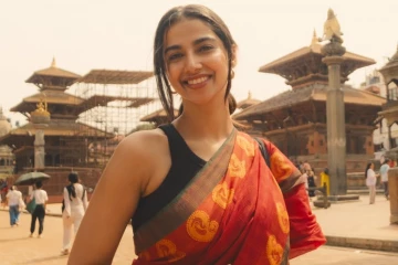 நேபாளத்தில் நடிகை மீனாட்சி சவுத்ரி.. அழகிய புகைப்படங்களை பாருங்க