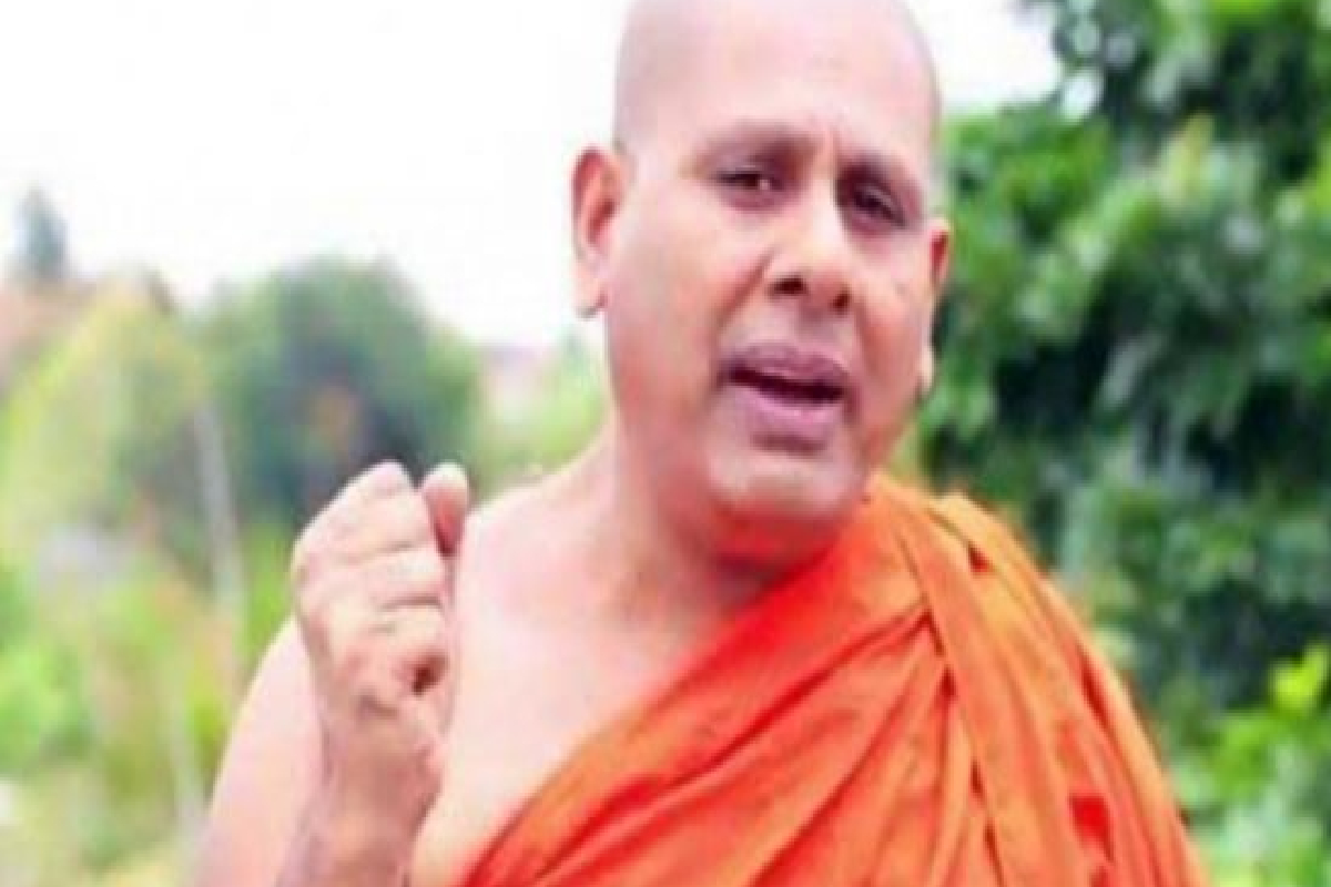 பத்தரமுல்ல சீலரத்ன தேரர் மீது தாக்குதல்! | Attack On Battaramulle Seelarathana Thero பத்தரமுல்ல சீலரத்ன தேரர் மீது தாக்குதல்! | Attack On Battaramulle Seelarathana Thero