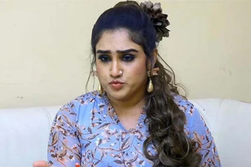 தொடை தெரியும்படி மாடர்ன் உடையில் வனிதா: சர்ச்சைக்கு மத்தியில் இப்படியொரு புகைப்படமா?