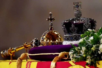 ராணியாரின் செங்கோலில் இருக்கும் வைரம் எங்கள் சொத்து... திருப்பித் தர கேட்கும் நாடு