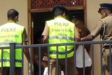 பிரிந்து வாழ்ந்து வந்த கணவன், மனைவி வீடொன்றின் ஒரே அறையிலிருந்து சடலங்களாக மீட்பு