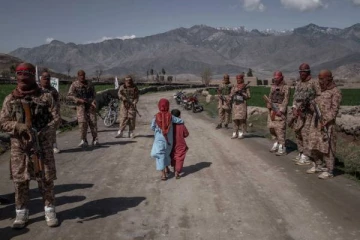 10 வயது சிறுவனுக்கு தாலிபான்கள் கொடுத்த கொடூர தண்டனை! எதற்காக தெரியுமா? நெஞ்சை உலுக்கும் சம்பவம்