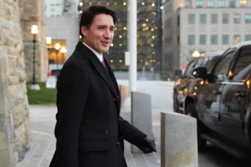 கனடா பிரதமர் பதவி விலகுவாரா? இன்று சந்திக்கும் நாடாளுமன்ற உறுப்பினர்கள்