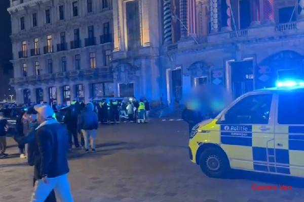 ஐரோப்பிய நகரமொன்றில் கொடூர சம்பவம்... காயங்களுடன் தப்பிய பலர் | Mass Stabbing Attack Pure Chaos ஐரோப்பிய நகரமொன்றில் கொடூர சம்பவம்... காயங்களுடன் தப்பிய பலர் | Mass Stabbing Attack Pure Chaos