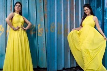 மஞ்சக்காட்டு மைனாவாக வலம் வரும் ஸ்ரீதேவி விஜயகுமார்.. கலக்கல் கிளிக்ஸ்