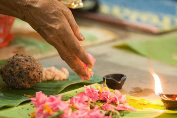 நாளை மகாளய அமாவாசை; இதெல்லாம் செய்ய மறக்காதீர்கள்! | Mahalaya Amavasya Blessings From Your Ancestors