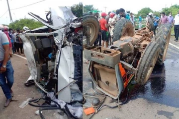 வவுனியாவில் இடம்பெற்ற விபத்தில் நால்வர் காயம்