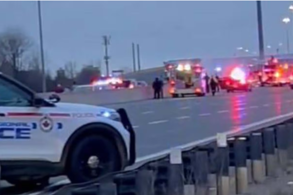 இந்திய பெற்றோர் மற்றும் குழந்தை பலியாக காரணமாக இருந்த விபத்து: கனடா பொலிசார் மீது வழக்கு | Canada Highway 401 Crash Survivors Suing Police இந்திய பெற்றோர் மற்றும் குழந்தை பலியாக காரணமாக இருந்த விபத்து: கனடா பொலிசார் மீது வழக்கு | Canada Highway 401 Crash Survivors Suing Police