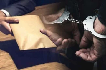 සෞඛ්‍ය අමාත්‍යාංශ හිටපු නීති නිලධාරියෙක් අල්ලස් චෝදනා මත අත්අඩංගුවට