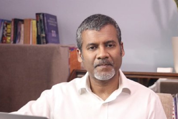 பிரித்தானியாவில் யாழ் தமிழருக்கு கிடைத்த உயர் விருது! | Jaffna Tamil Received The Highest Award In Britain