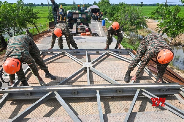 கிளிநொச்சியில் பாலத்தை புனரமைக்கும் இந்திய இராணுவம் | Indian Army Reconstructs Bridge In Kilinochchi