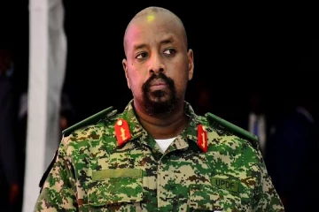 1 பில்லியன் டாலர், அழகான பெண் ; இராணுவ தளபதியின் வினோத கோரிக்கை