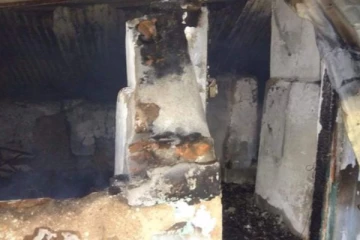 பூட்டப்பட்ட வீட்டில் தாத்தா,பாட்டி எரித்துக் கொலை - பேரனிடம் தீவிர விசாரணை