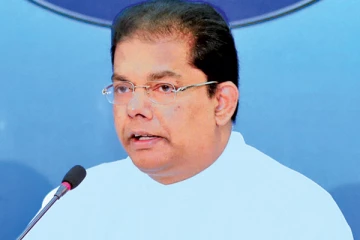 மக்கள் வரிசைகளில் நிற்கும் போது எரிபொருளுக்கு தட்டுப்பாடு இல்லை எனக் கூறும் அமைச்சர்கள்!