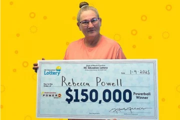 முதல் லொட்டரி டிக்கெட்டில் பெண்ணுக்கு காத்திருந்த இன்ப அதிர்ச்சி: வாழ்க்கையை மாற்றிய சிறிய முடிவு