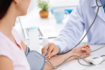 ஷூவில் ரகசிய கேமரா; மருத்துவரின் முகம் சுளிக்க வைக்கும் செயல்!