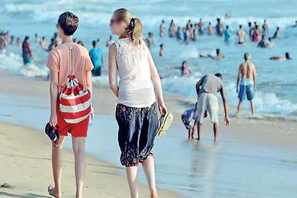 வெளிநாட்டு சுற்றுலாப் பயணியிடம் தவறாக நடந்து கொண்ட இளைஞர் சிக்கினார் | Sexual Harassment Of A Foreign Tourist Sri Lanka