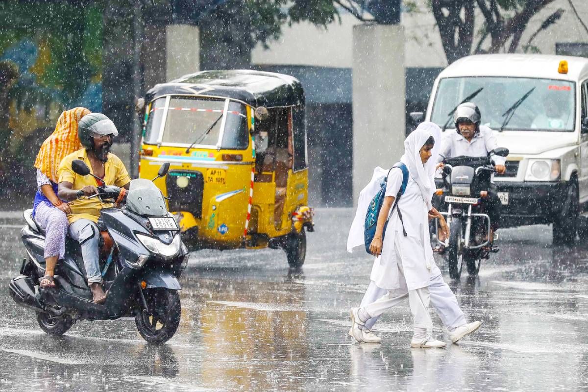 காற்றழுத்த தாழ்வு பாதை.., இன்று எந்தெந்த மாவட்டங்களில் கனமழை பெய்யும்? | Heavy Rain Alert Tamil Nadu Today காற்றழுத்த தாழ்வு பாதை.., இன்று எந்தெந்த மாவட்டங்களில் கனமழை பெய்யும்? | Heavy Rain Alert Tamil Nadu Today