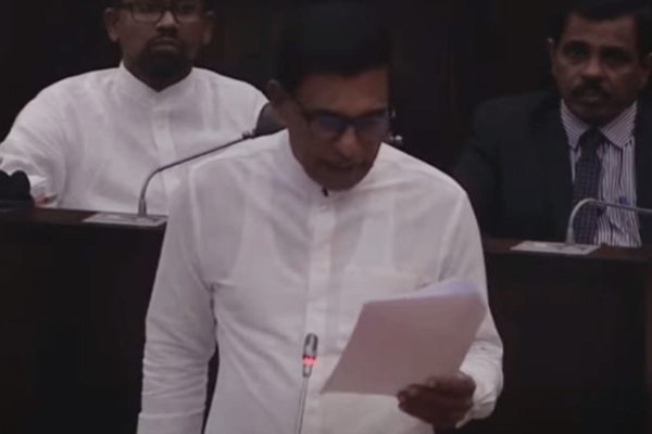 சட்டவிரோதமான முறையில் 30 கைதிகள் சிறைகளில் இருந்து விடுவிப்பு | 30 Prisoners Released From Jail Without Documents